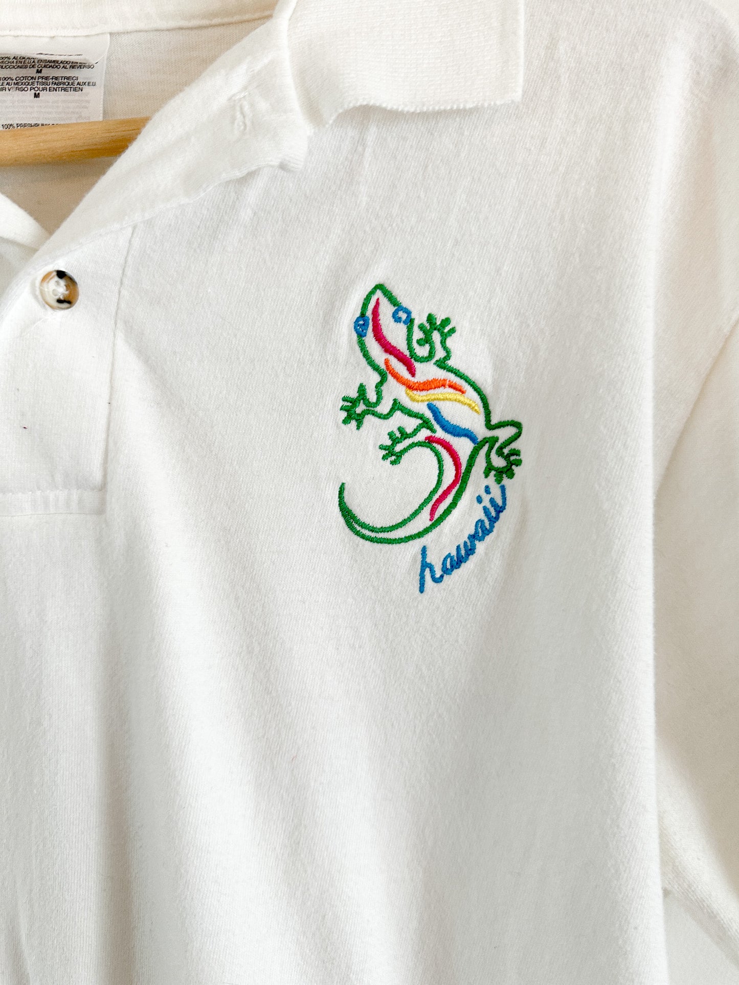 Vintage Embroidered Hawaii Tshirt | Size: M