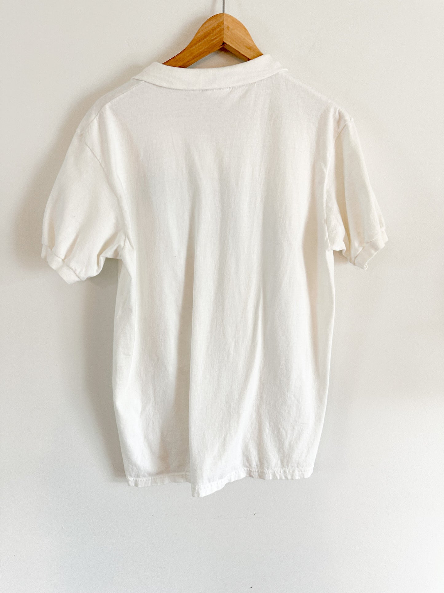 Vintage Embroidered Hawaii Tshirt | Size: M