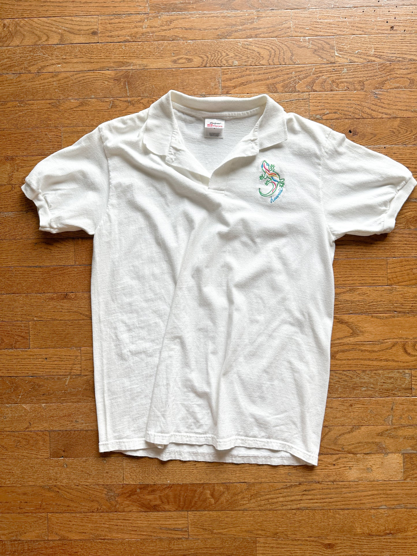 Vintage Embroidered Hawaii Tshirt | Size: M