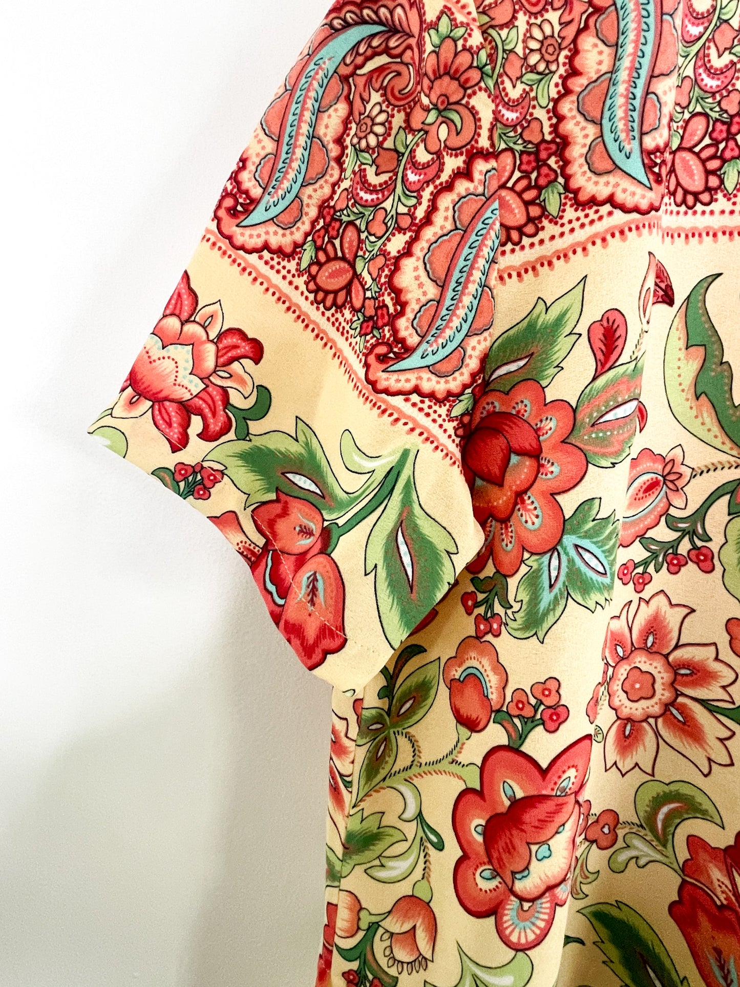Vintage Gene M. Guzman Floral Printed Blouse | Vintage Short Sleeved Floral Blouse |