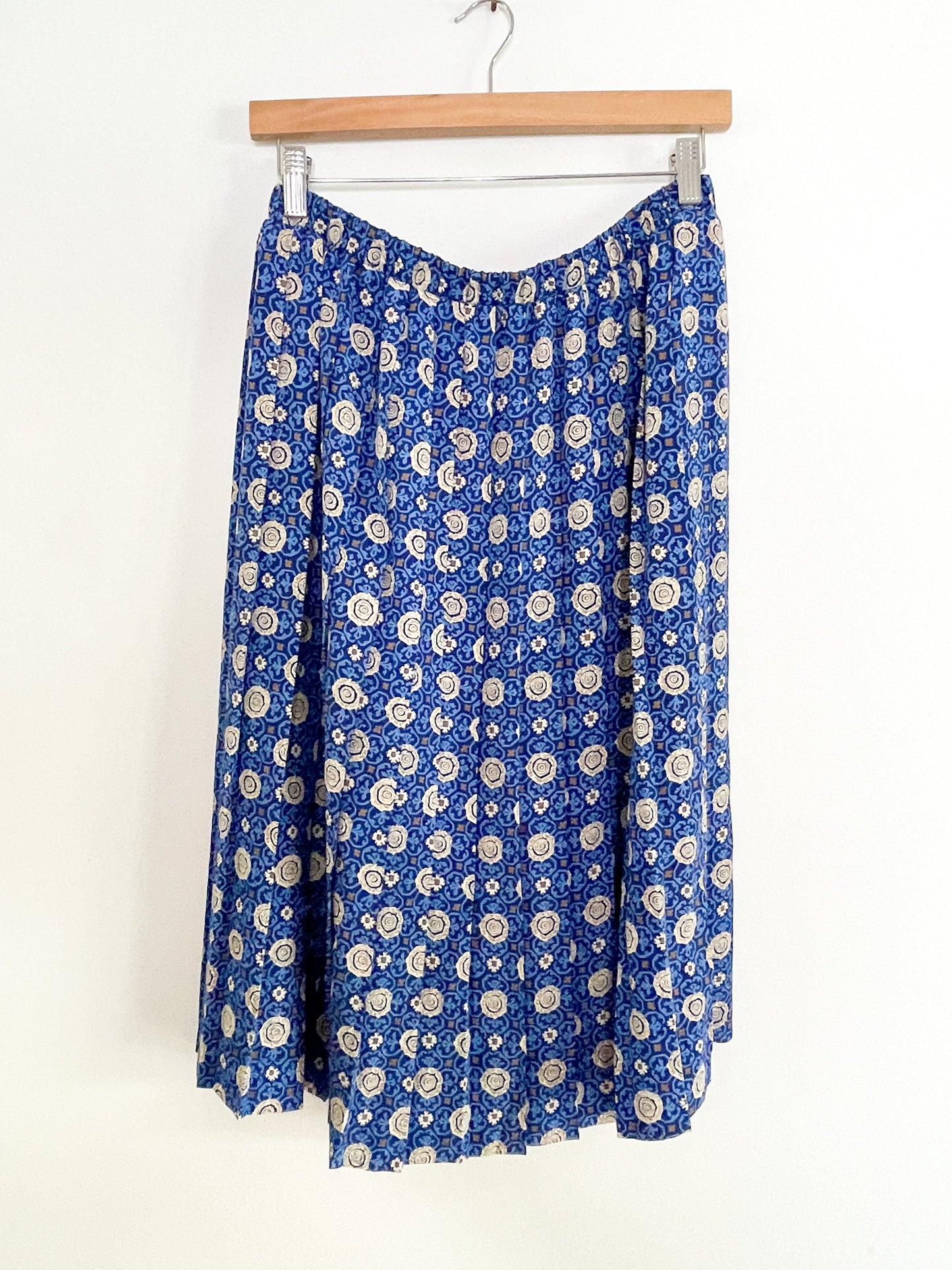 Leslie Fay Floral Printed Pleated Skirt | Vintage Large floral print Elastic Waist Skirt | Vintage Skirt