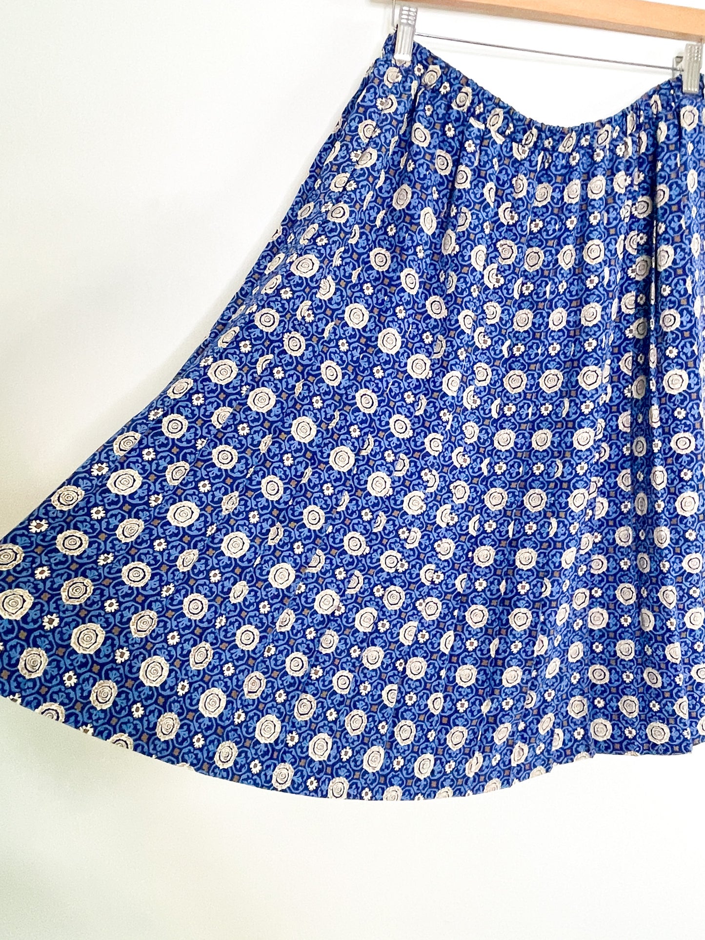 Leslie Fay Floral Printed Pleated Skirt | Vintage Large floral print Elastic Waist Skirt | Vintage Skirt