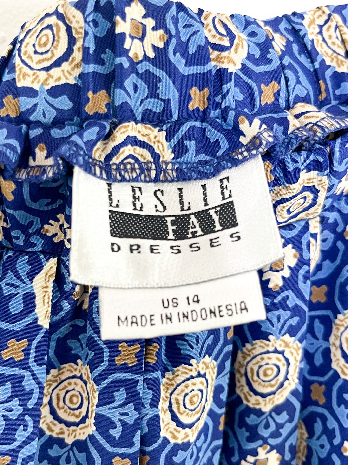 Leslie Fay Floral Printed Pleated Skirt | Vintage Large floral print Elastic Waist Skirt | Vintage Skirt