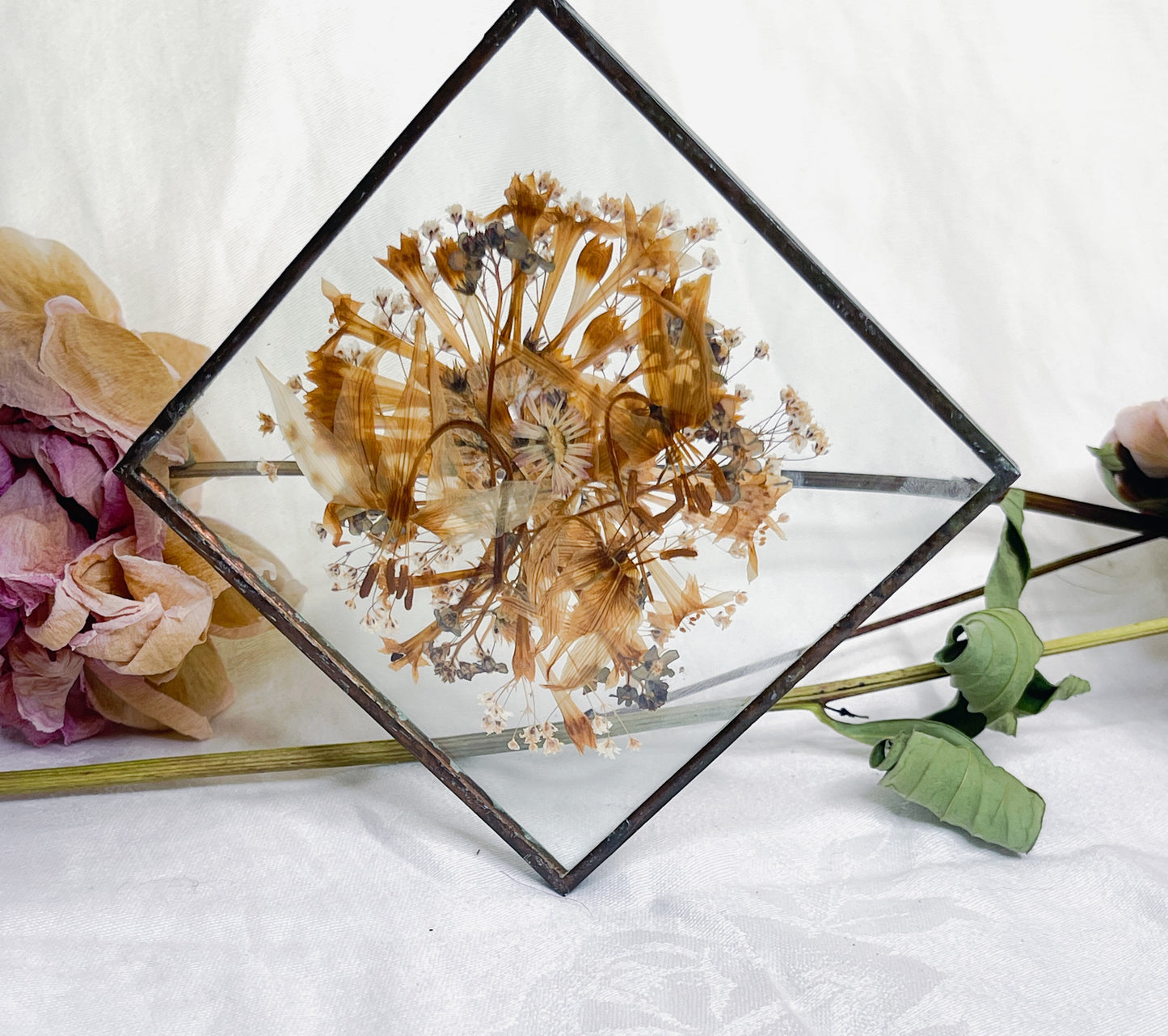 Vintage Glass Pressed Flowers Suncatcher - Diamond Shaped