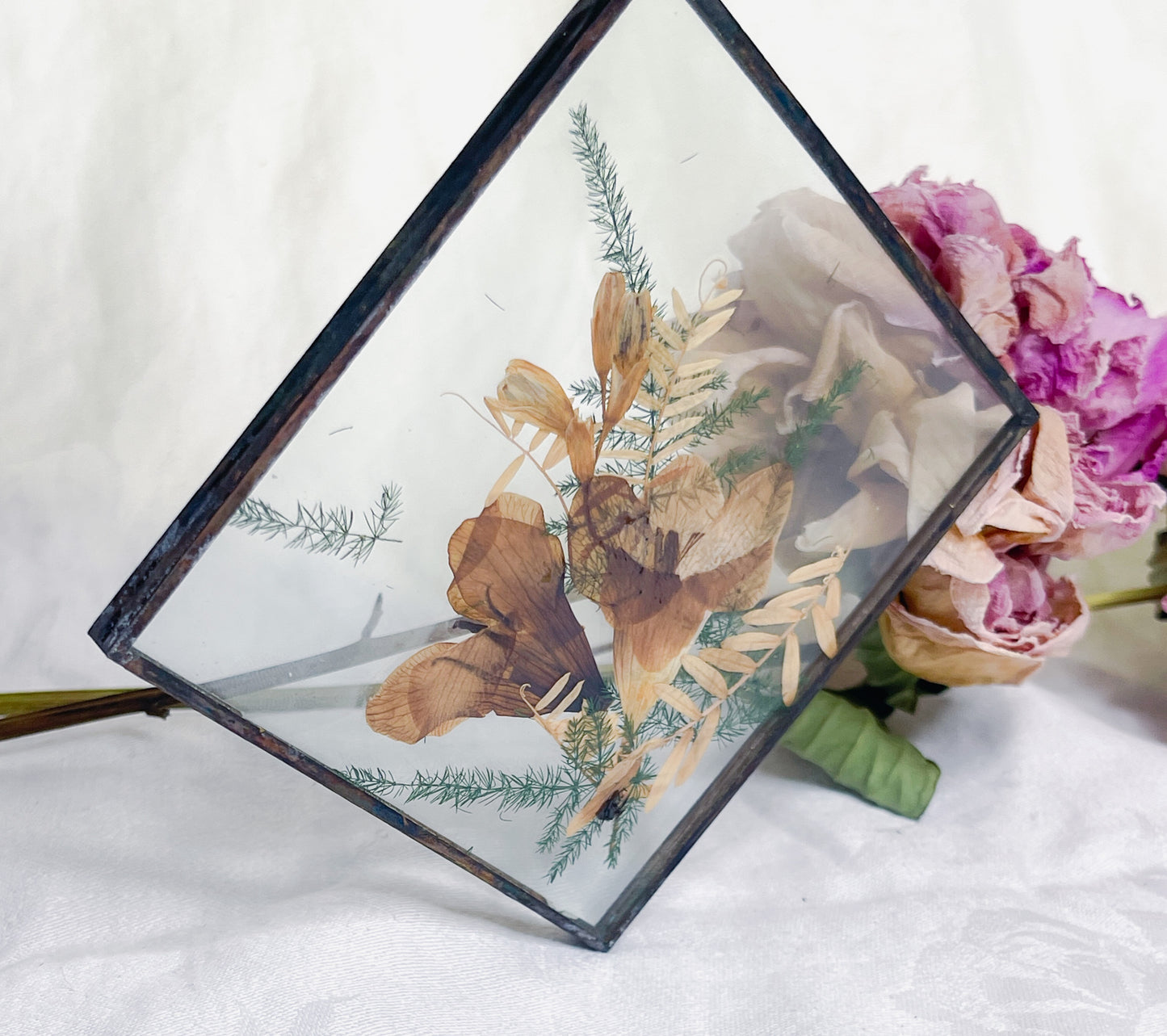 Vintage Glass Pressed Flowers Suncatcher - Diamond Shaped