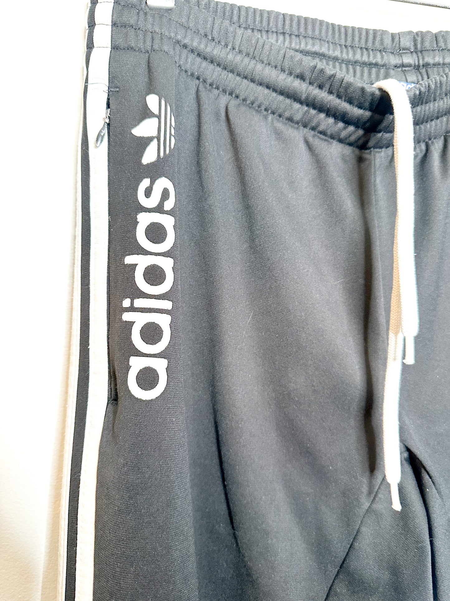 Vintage Addidas Men’s Sweatpants | Vintage Men’s Drawstring sweat pants | Size: Large