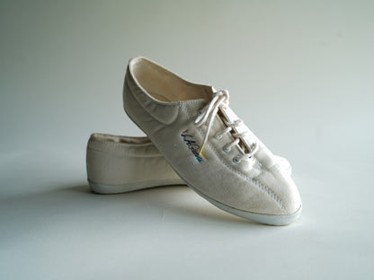 Vintage L.A. Gear Canvas Shoes in a Size: 10 | Vintage 90s Sneakers