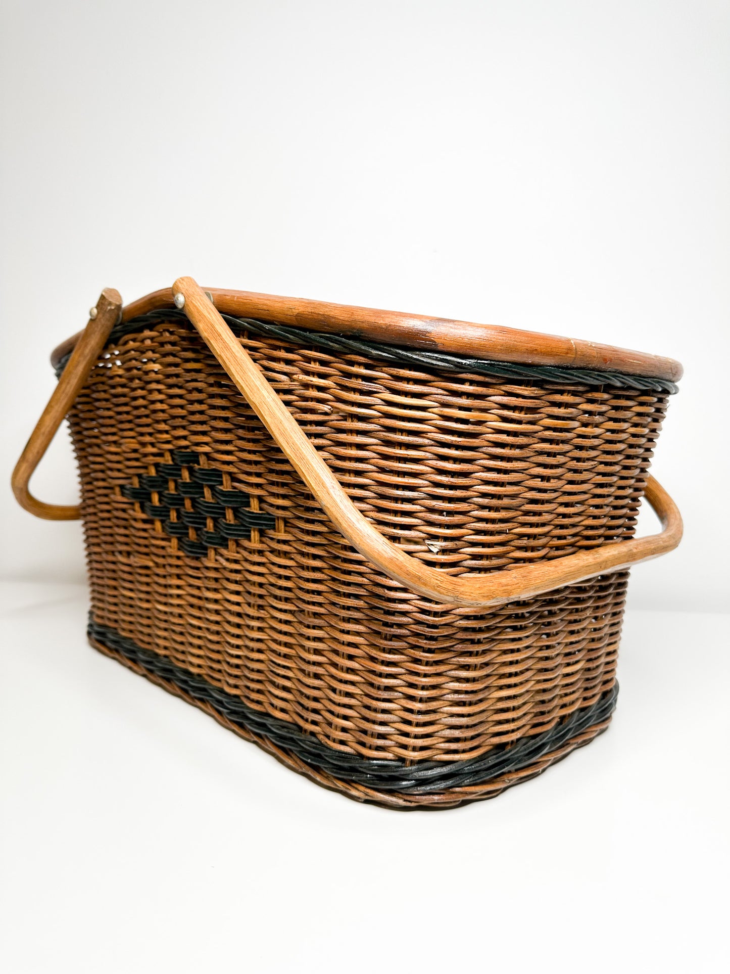 Vintage Picnic Basket | Vintage Wooden Handle Picnic Basket |