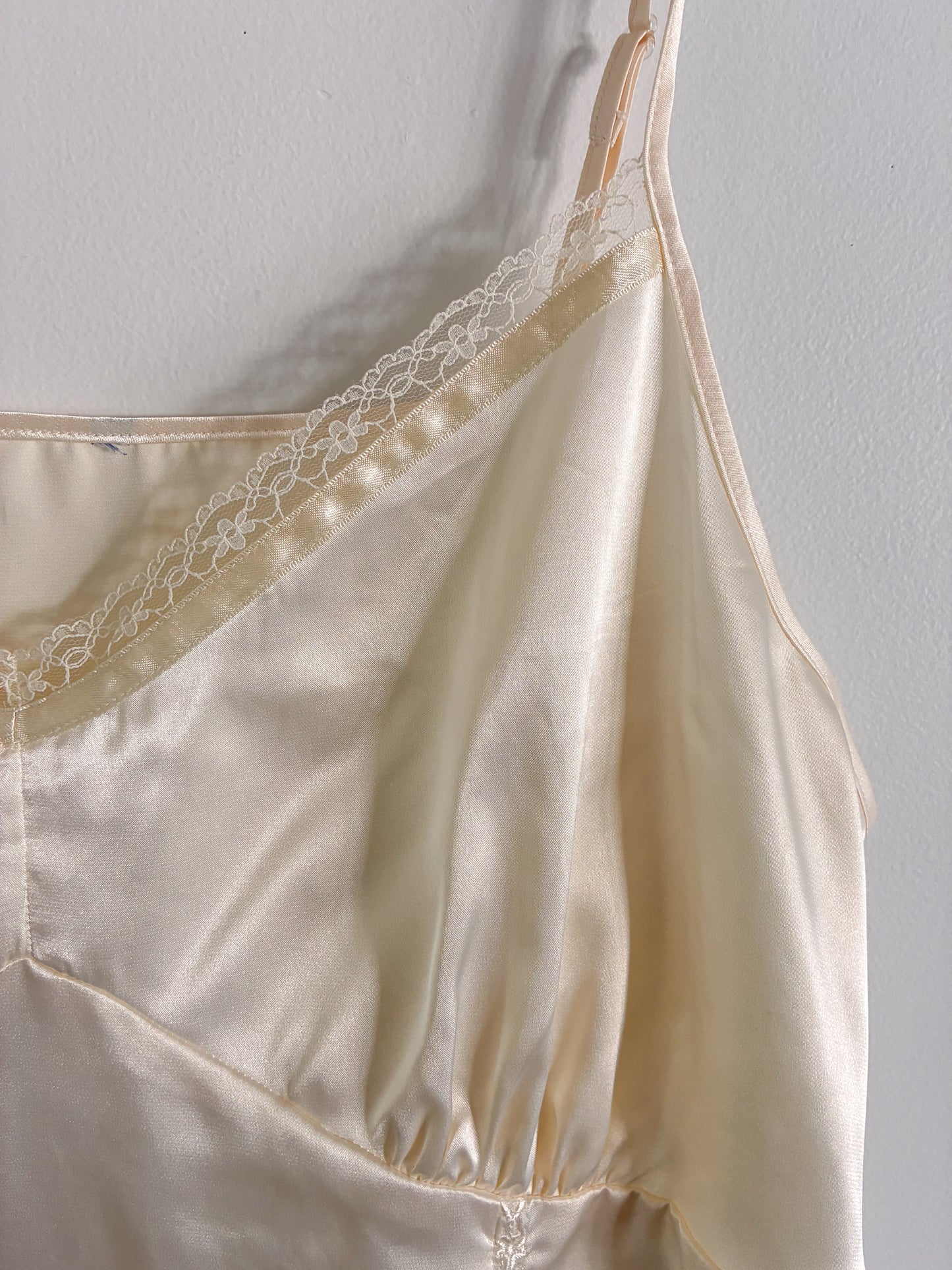 Vintage White Lace Camisole – Embroidered Sweetheart Neckline Lingerie Top, Plus Size 2XL