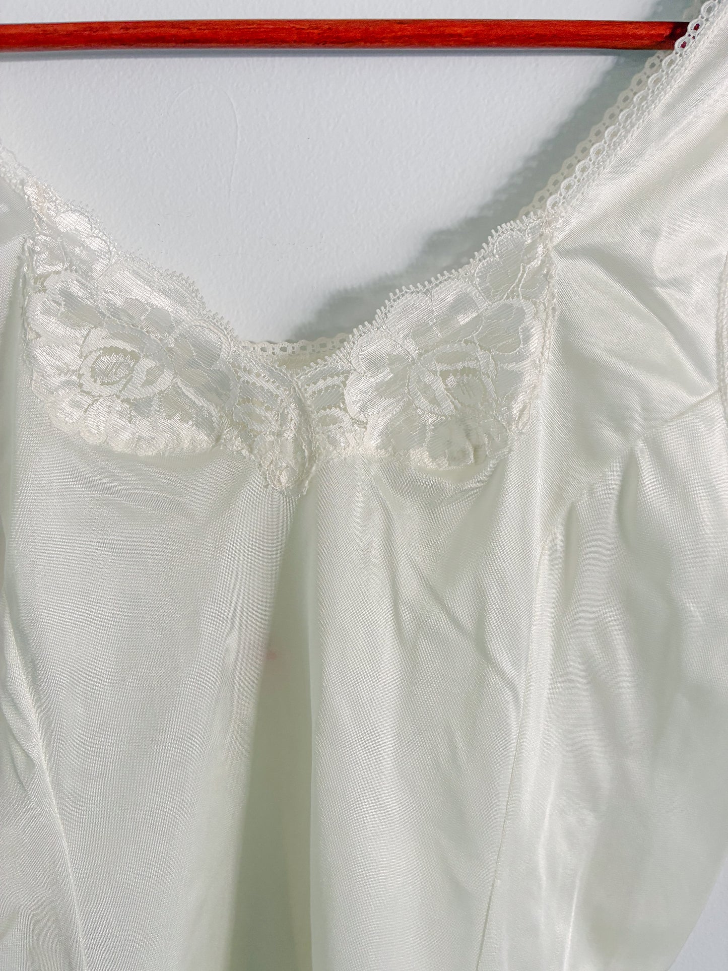 Vintage Truly Intimate Lingerie White Lace Detailing Negligee Nightgown Size 38 Nylon