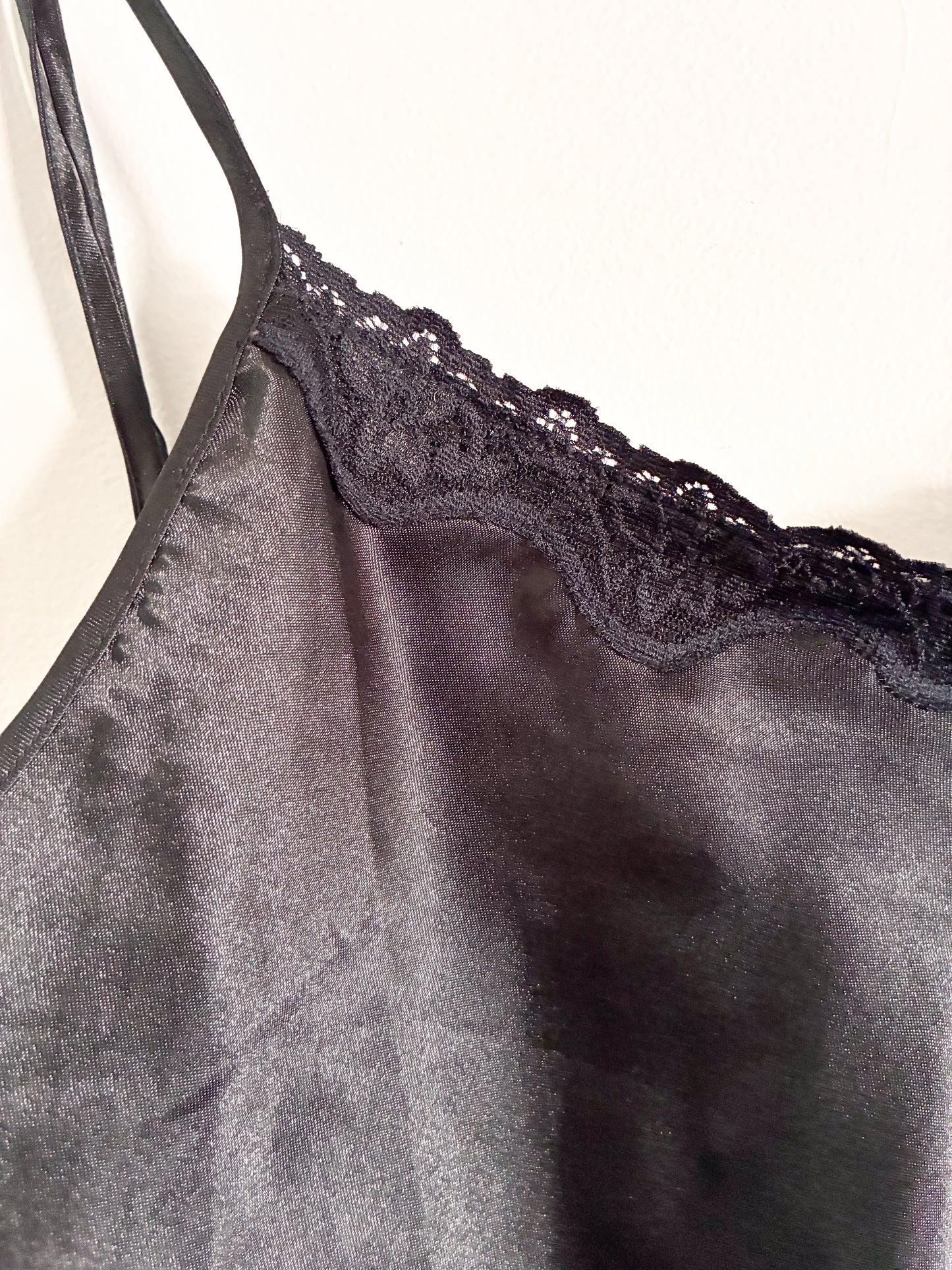 Vintage Donna Loren Gold Label Black Lingerie XL Lace Detailing Slip