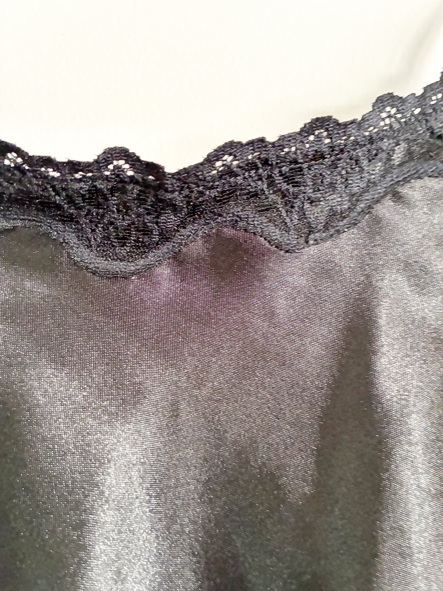Vintage Donna Loren Gold Label Black Lingerie XL Lace Detailing Slip