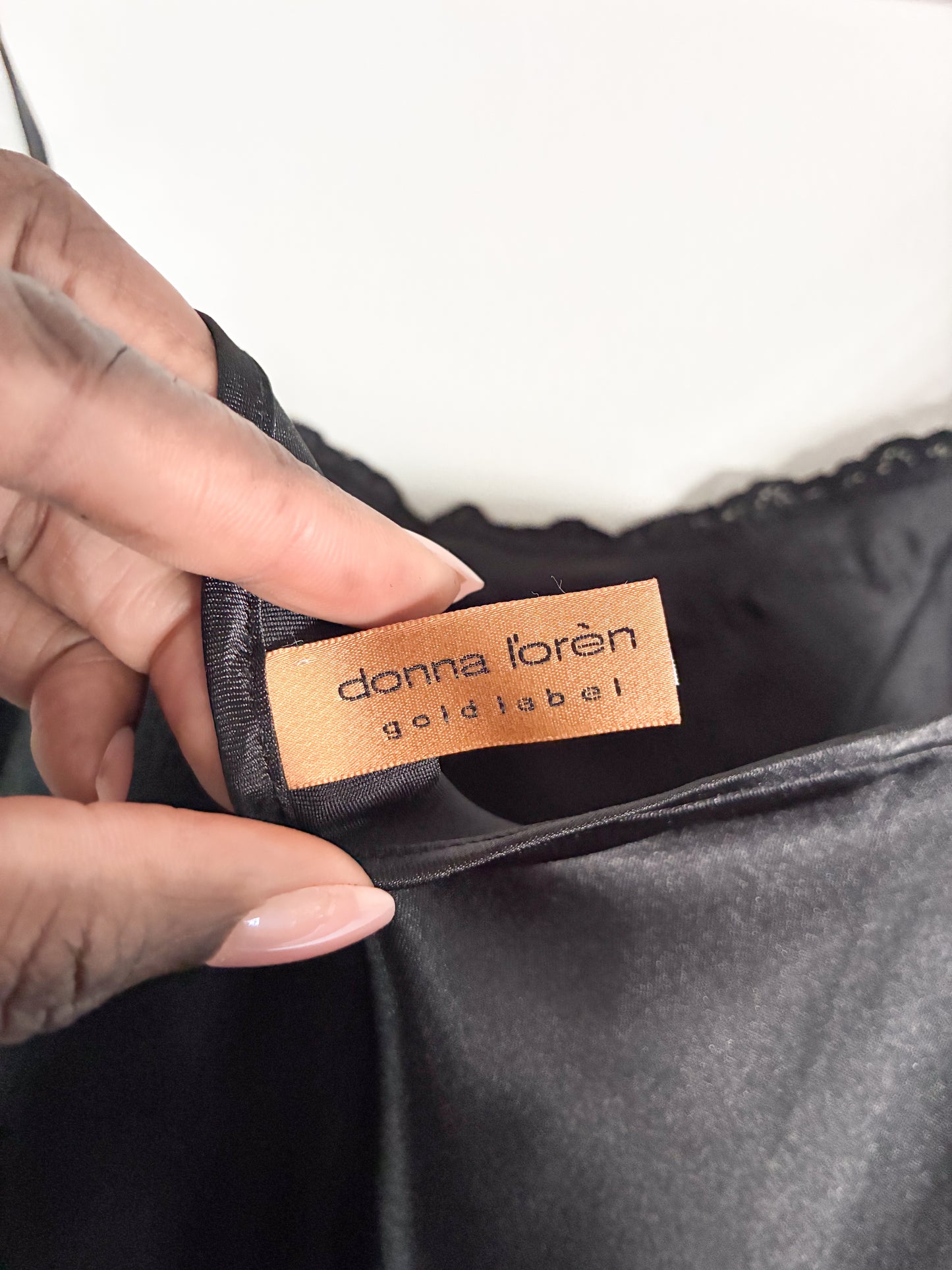 Vintage Donna Loren Gold Label Black Lingerie XL Lace Detailing Slip