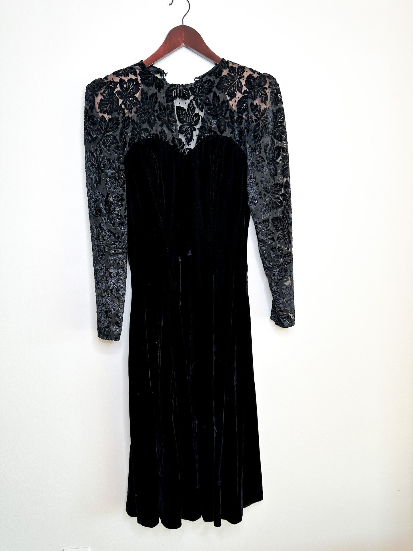 Orite Black Suede Cocktail Dress with Sheer Neckline Detail | Vintage Orite Dress | Little Black Dress |NYT DRESS| Size: 5/6 (S)