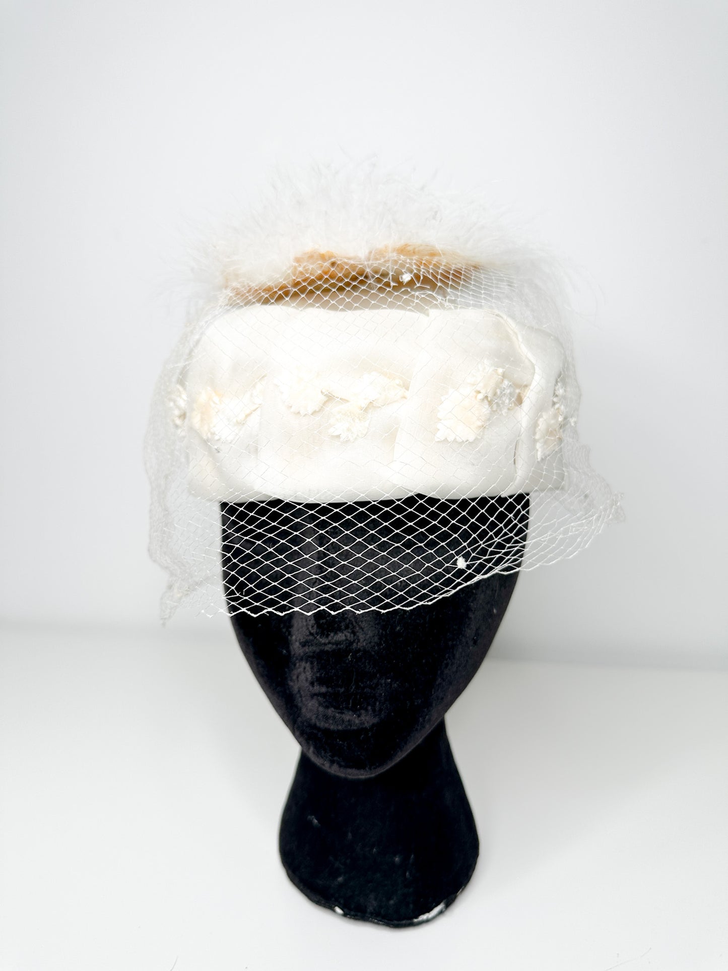 Vintage White Velvet Veiled Wedding Hat with Feather Detail |Veiled Vintage Woven Pill box Hat | 1960s rounded hat