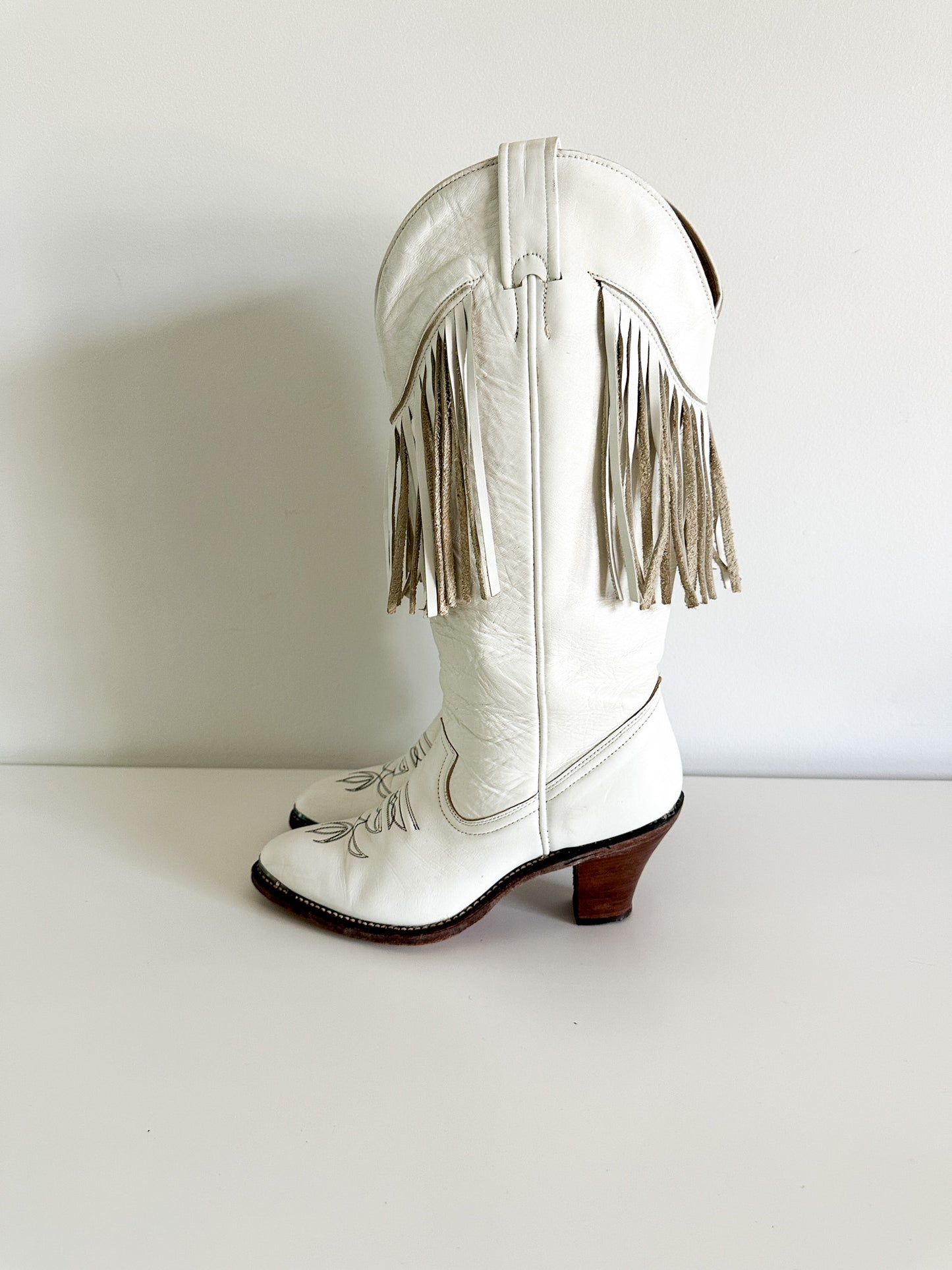 Vintage Boulet White Fringed Cowboy/ Cowgirl Boots| Made in Canada | White Cowboy Boots | Women's Size 8