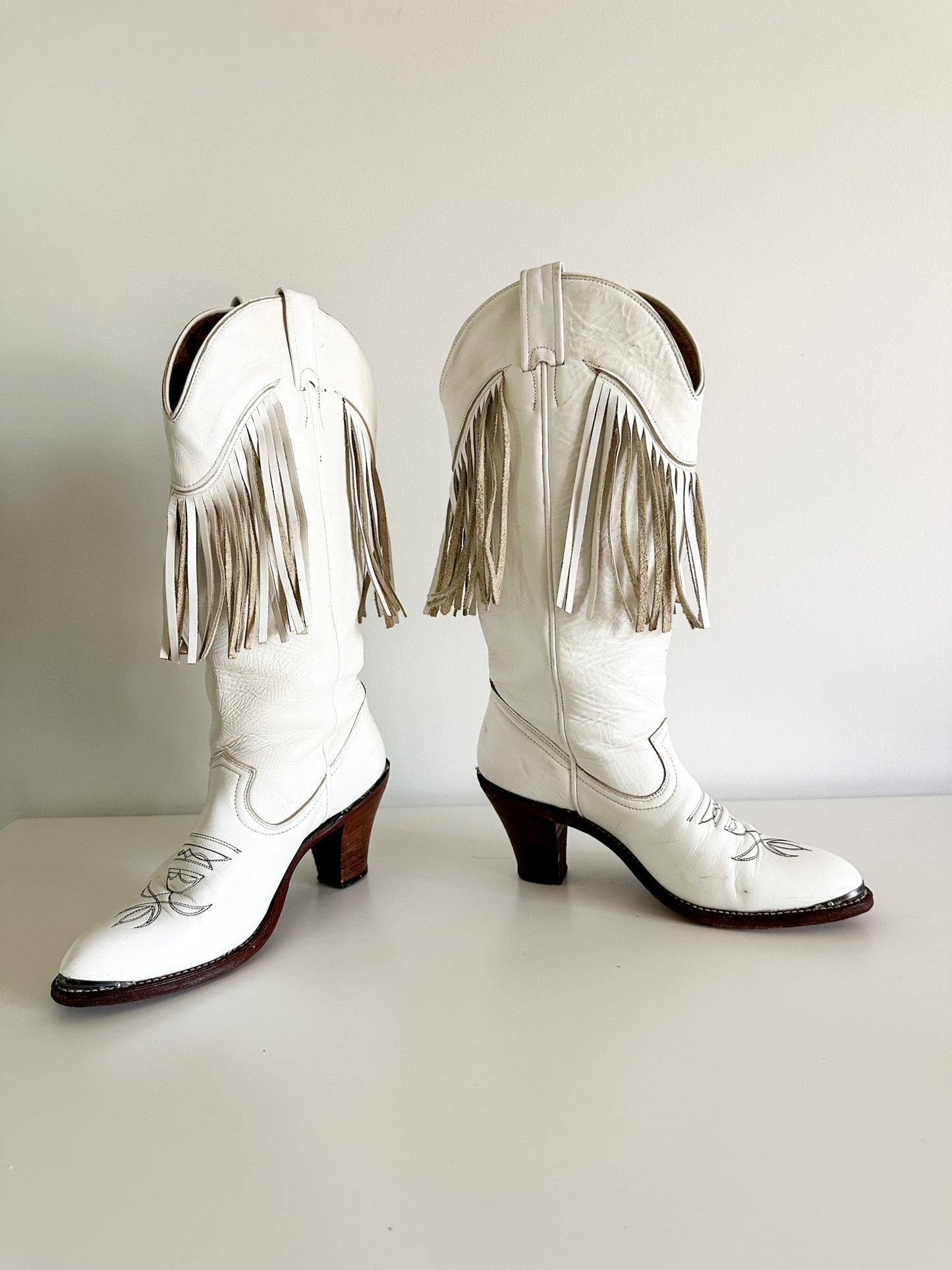 Vintage Boulet White Fringed Cowboy/ Cowgirl Boots| Made in Canada | White Cowboy Boots | Women's Size 8