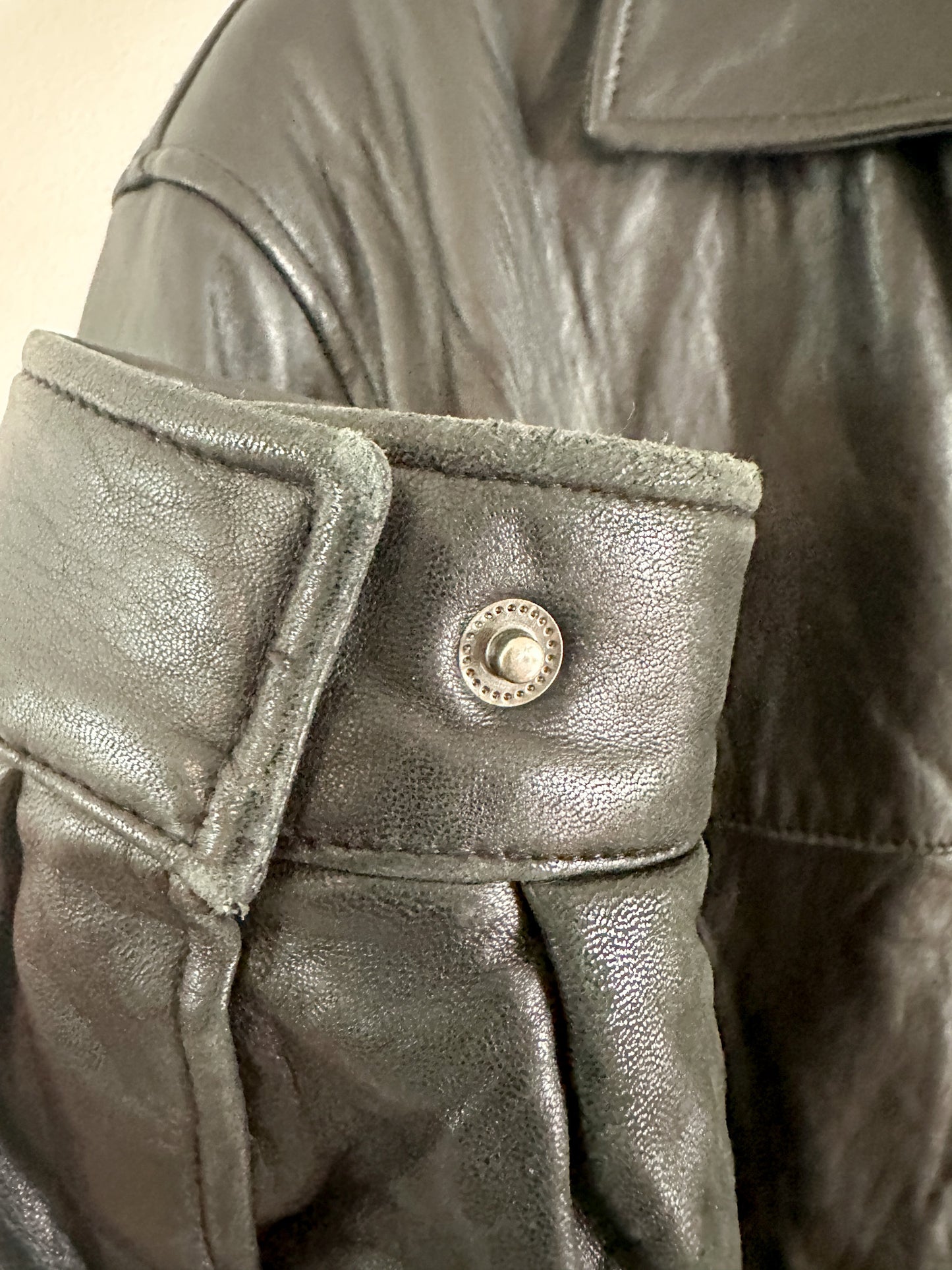 Y2K Leather Bomber Jacket | Vintage Leather Jacket Size: Medium