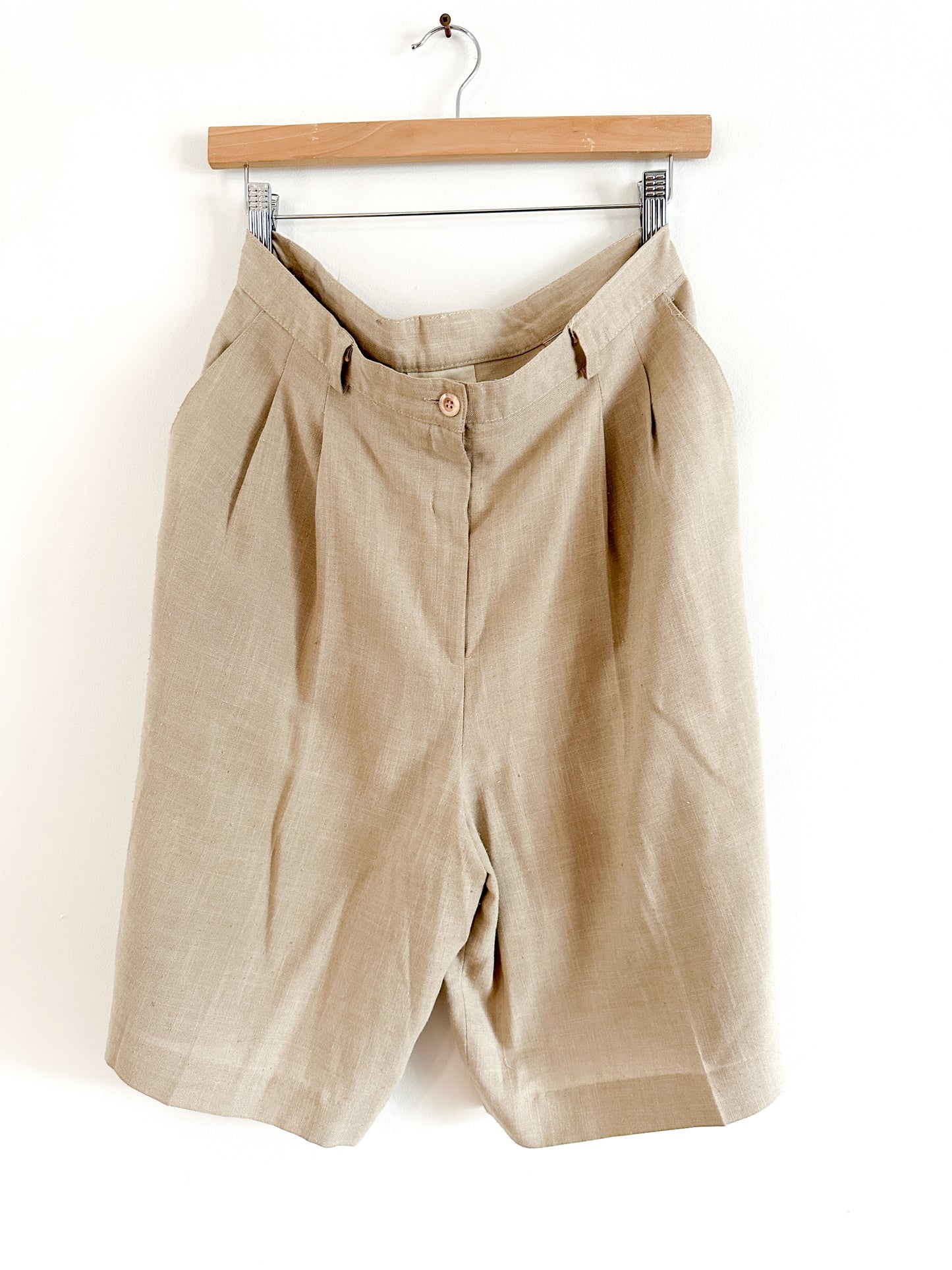 Vintage Women’s Tailored High Waisted Linen Blend Shorts