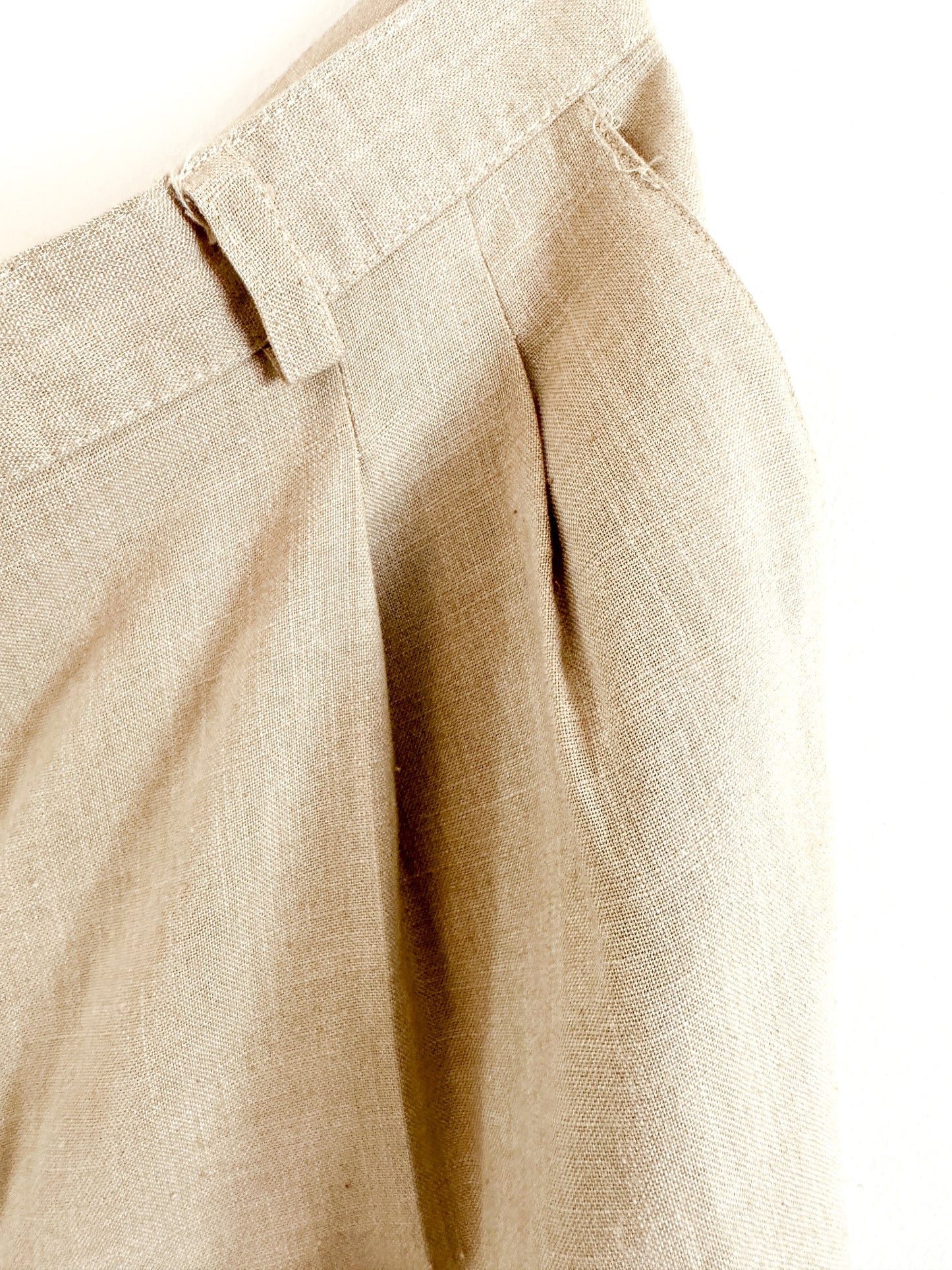 Vintage Women’s Tailored High Waisted Linen Blend Shorts
