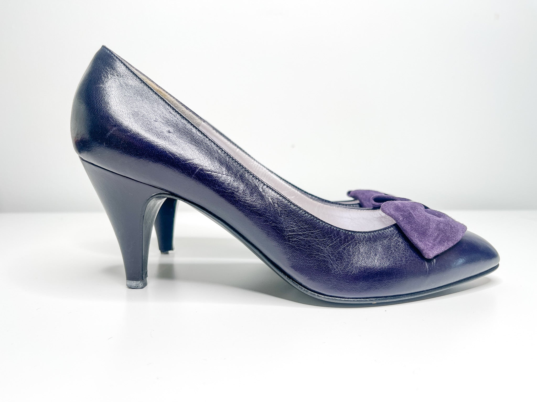 Vintage Bruno Magli Purple Leather Pumps with Sued Bow 1980s