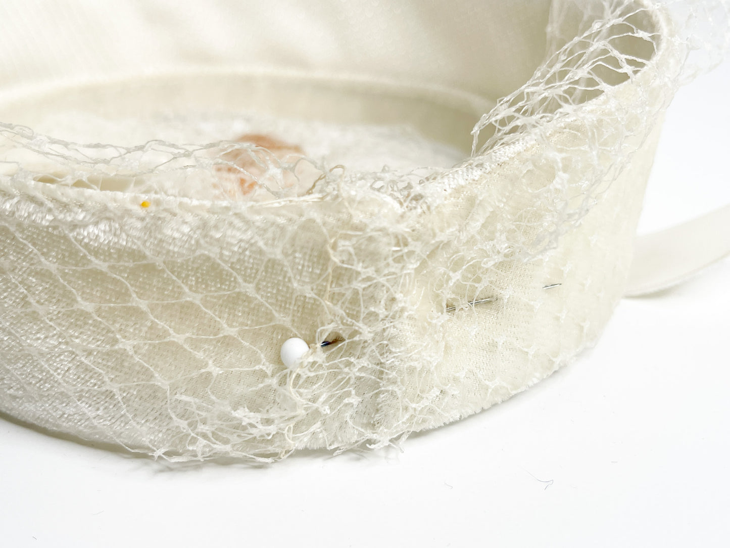 Vintage White Velvet Veiled Wedding Hat with Veil Detail |Veiled Vintage Woven Pill box Hat | 1960s Rounded Hat