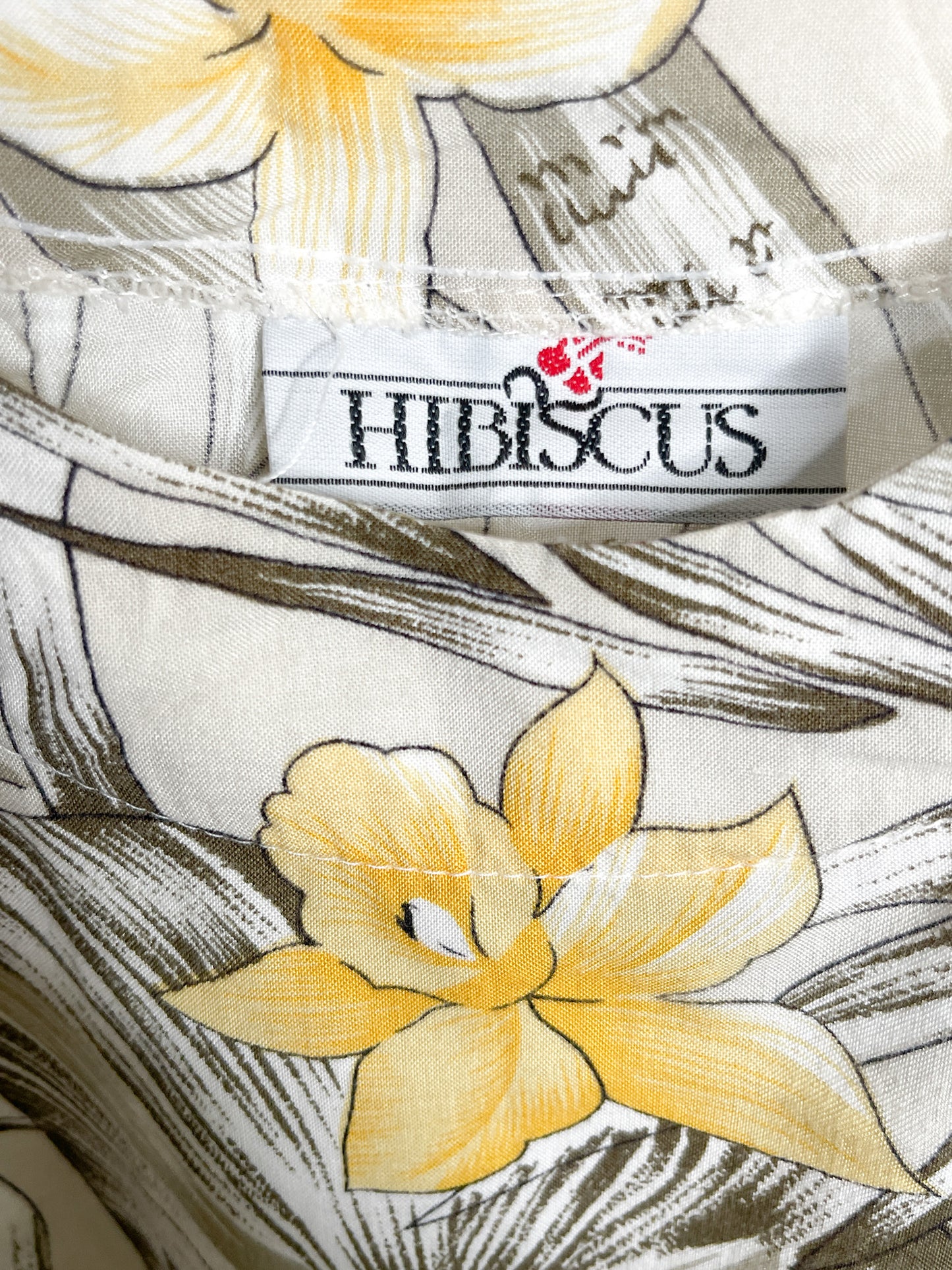 Vintage Hibiscus patterned Blouse | Floral Blouse | Vintage Short Sleeve Blouse | Vintage Hibiscus Blouse