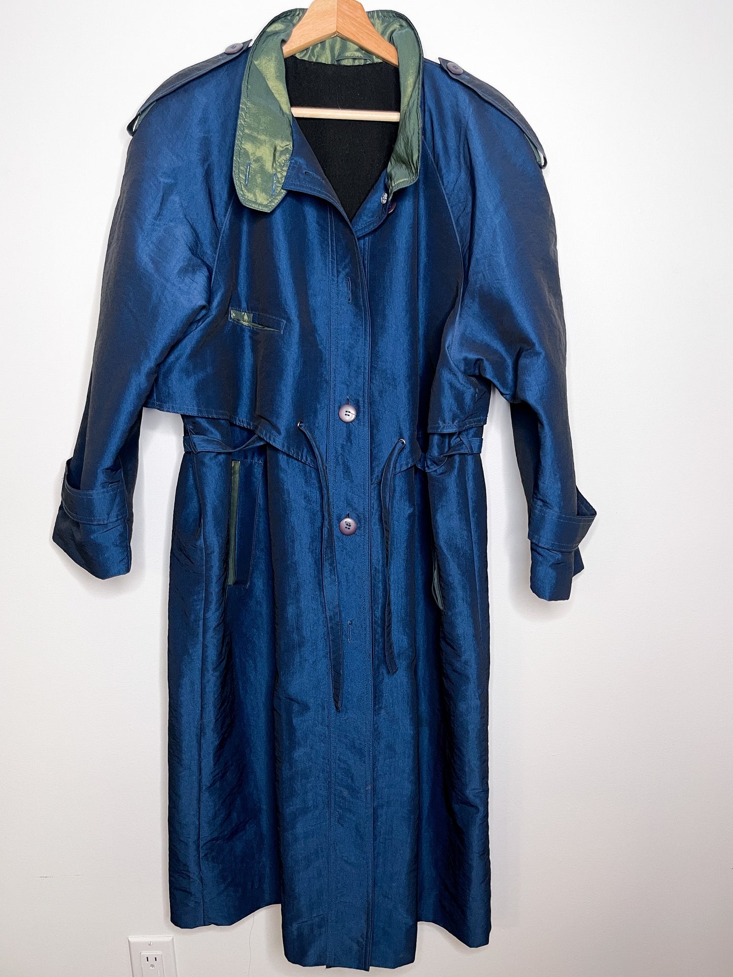 Vintage Collection Elegant Blue Trenchcoat